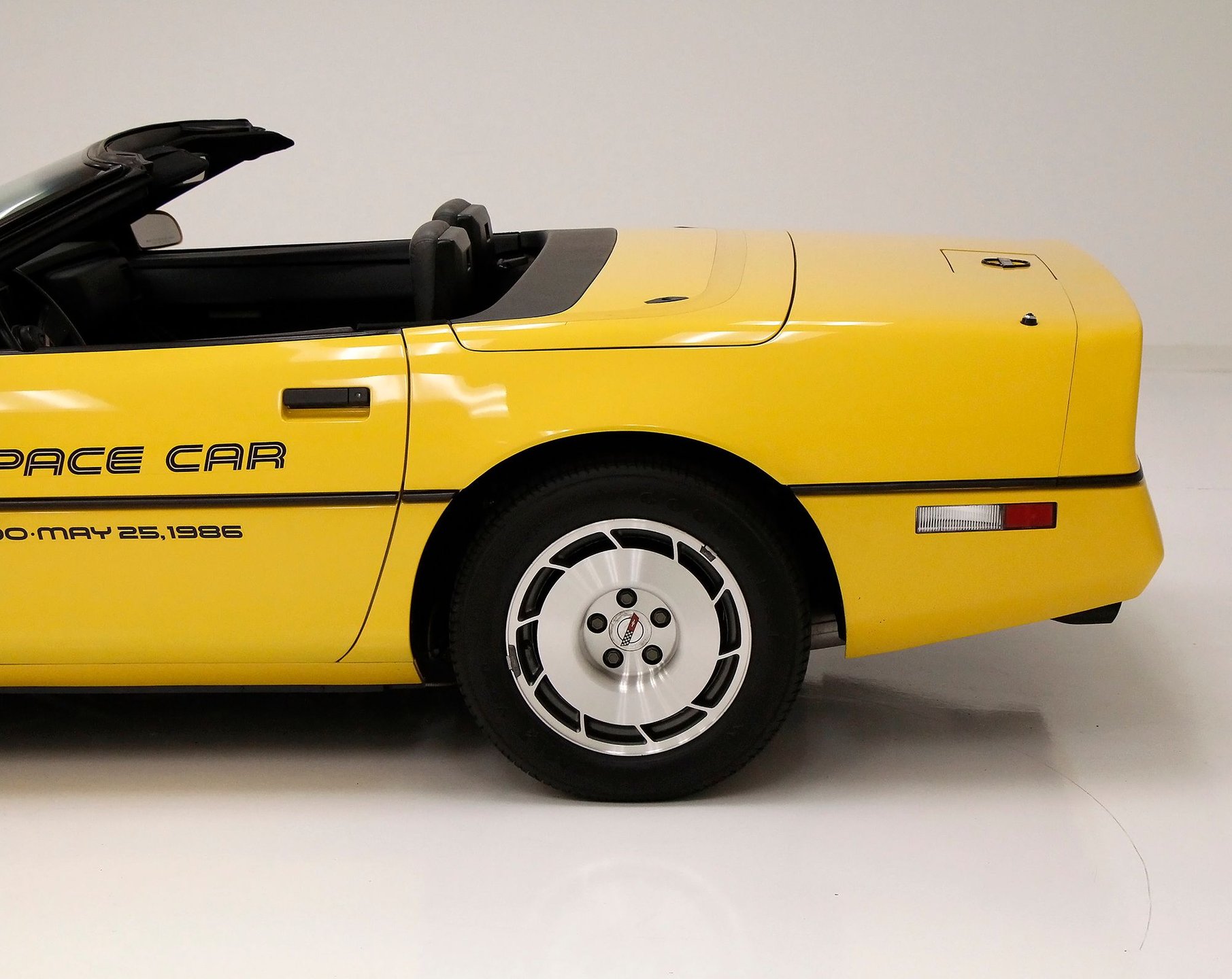 1986-chevrolet-corvette-indy-pace-car (2)